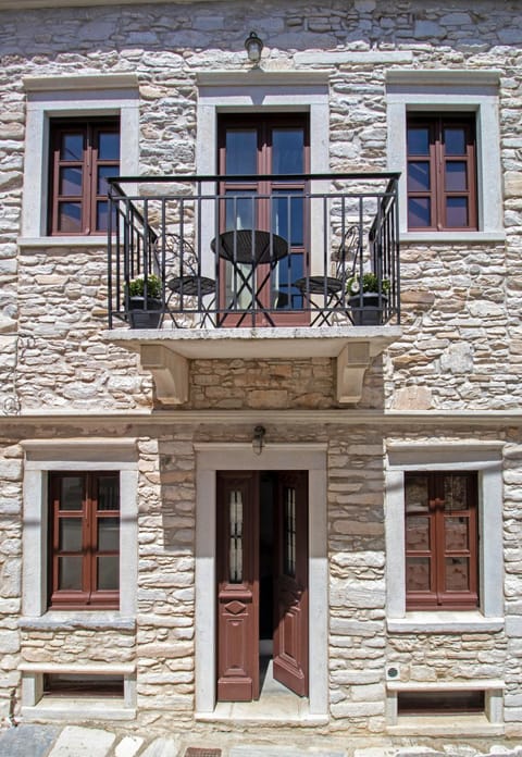 Property building, Facade/entrance