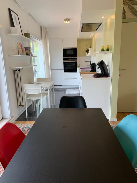 Studio Poppies, terras, Free Parking Apartment in Ostend