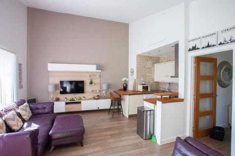 Mosspark Boulevard Exec Apartment ii - Free Parking Apartment in Glasgow