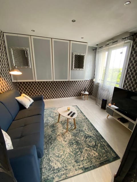 Verdun Apartment in Île-de-France