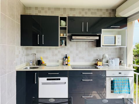 Appartement vue mer, piscine, dans quartier prisé de Gosier Apartment in Le Gosier