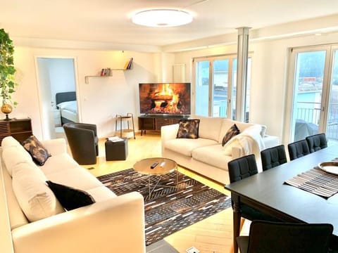 Living room, Seating area, Dining area