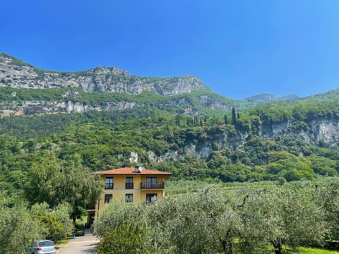 Property building, View (from property/room), Parking