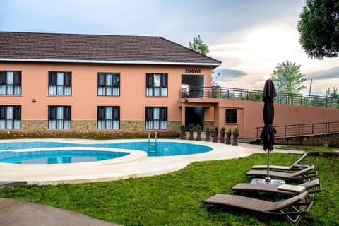 Swimming pool