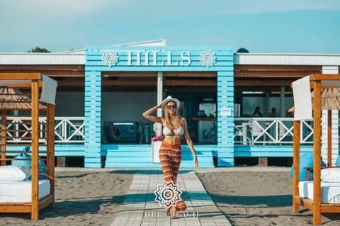 Restaurant/places to eat, Lounge or bar, Beach, Breakfast