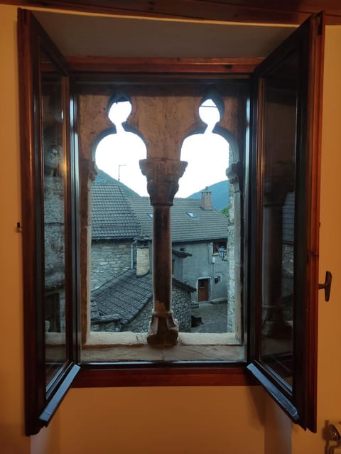 Property building, View (from property/room), Decorative detail, City view