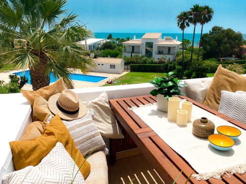 Balcony/Terrace, Pool view, Swimming pool