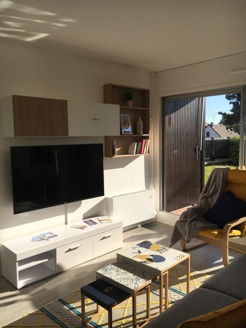 Beautiful Apartment With Gardenlk Apartment in Cabourg