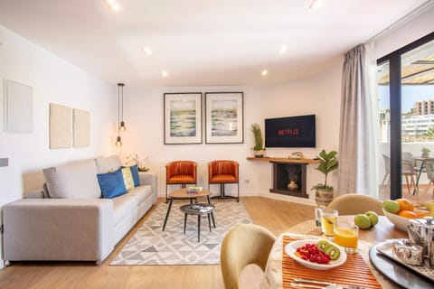 Communal lounge/ TV room, TV and multimedia