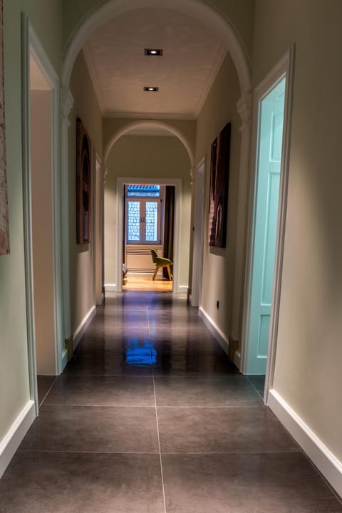 Property building, Photo of the whole room