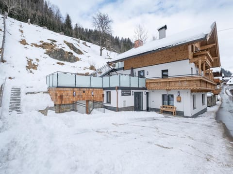 Property building, Winter