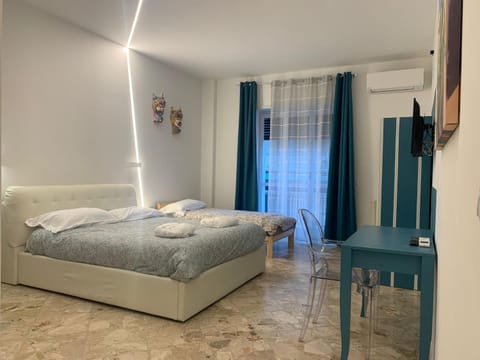 Bed, TV and multimedia, Bedroom, towels, air conditioner