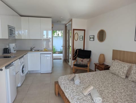 Modern & Spacious Studio Isla, Puerto Del Carmen Apartment in Puerto del Carmen