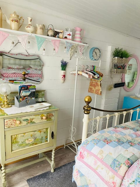 Shabby Shack near Charlestown & The Eden Project House in Saint Austell