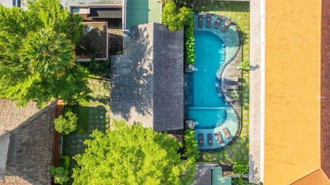 Property building, Garden, Pool view, Swimming pool