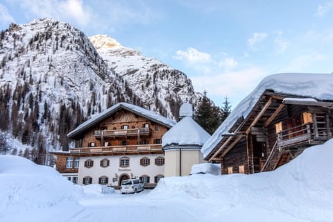 Property building, Winter