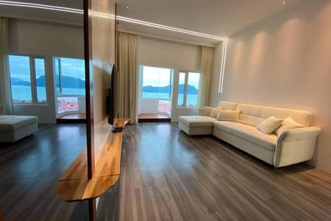 Living room, Sea view, Swimming pool