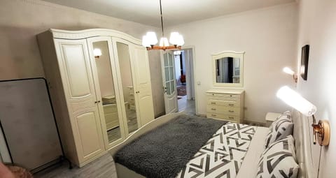 Bed, Photo of the whole room, Bedroom, wardrobe