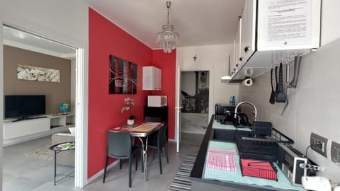 TV and multimedia, Kitchen or kitchenette, Living room, Decorative detail, Dining area, kitchen