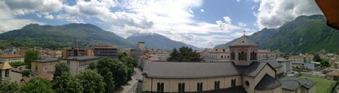 City view, Mountain view