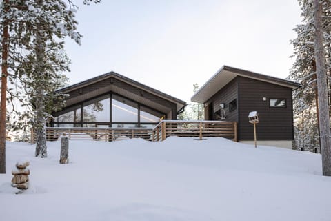 Property building, Day, Natural landscape, Winter, Location