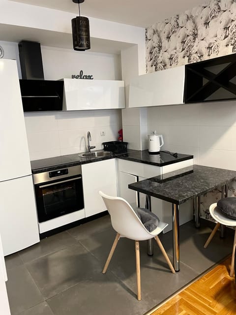 Apartman CITY CENTER 3-šetalište Apartment in Federation of Bosnia and Herzegovina