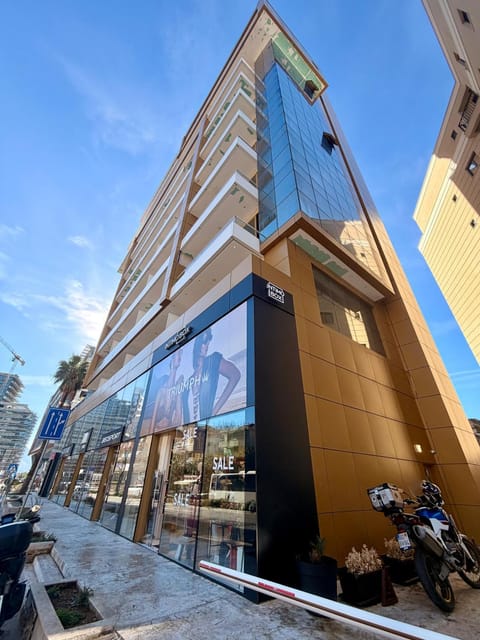 Property building, Day, Location