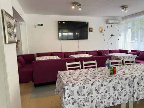 TV and multimedia, Lobby or reception, Seating area