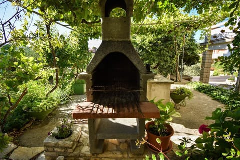 Patio, BBQ facilities, Garden