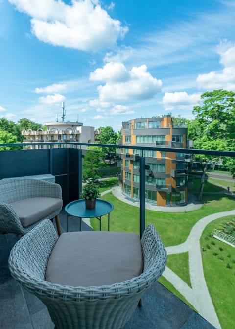 Balcony/Terrace, Garden view