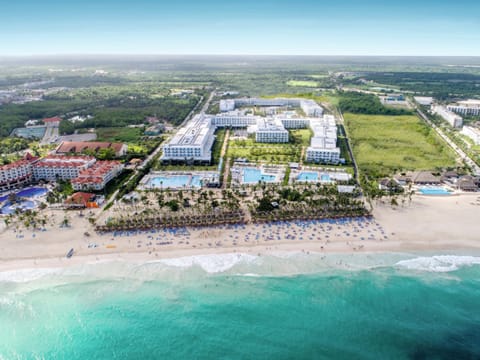 Property building, Bird's eye view, Beach