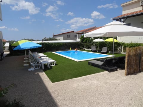 Ilsad apartments - Apartment with pool 80 meters from sea - Great location Apartment in Šibenik-Knin County, Croatia