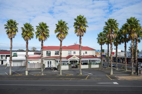 Tuakau Hotel Hotel in Waikato