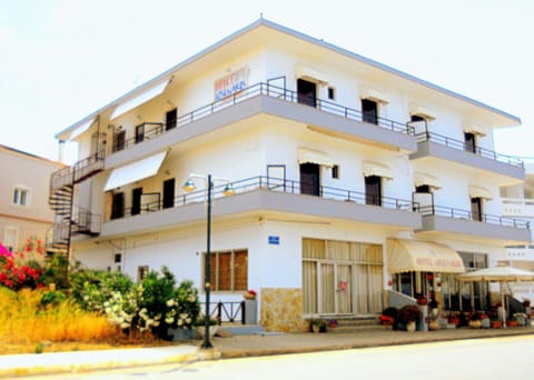 Facade/entrance, Bird's eye view, Sea view