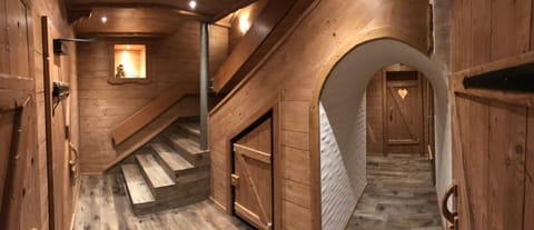 Lounge or bar, Area and facilities