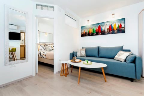 Living room, Photo of the whole room, Seating area