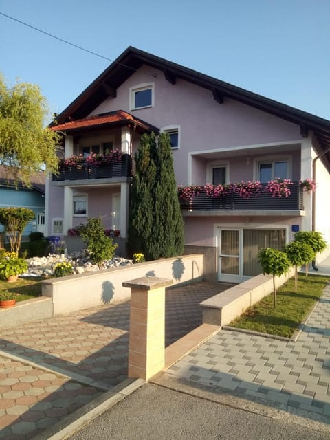 Apartman Karmen Gospić Apartment in Lika-Senj County