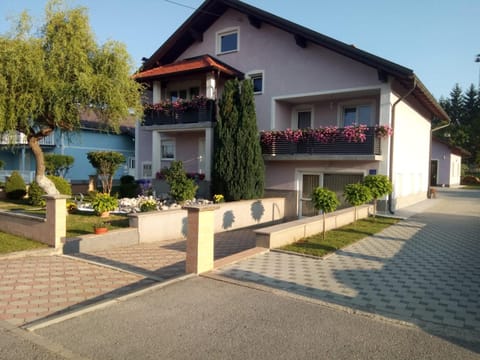 Apartman Karmen Gospić Apartment in Lika-Senj County
