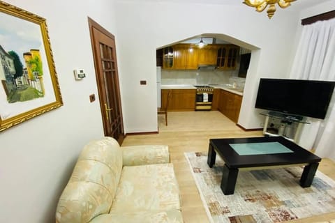 Kitchen or kitchenette, Living room, pet friendly, stove