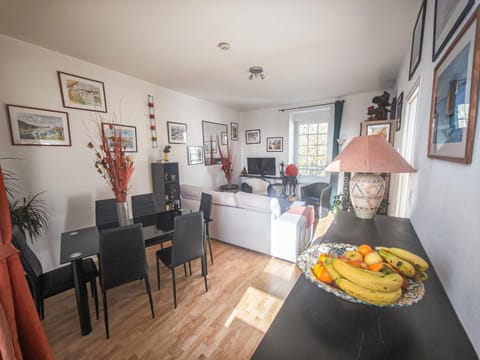 TV and multimedia, Living room, Dining area