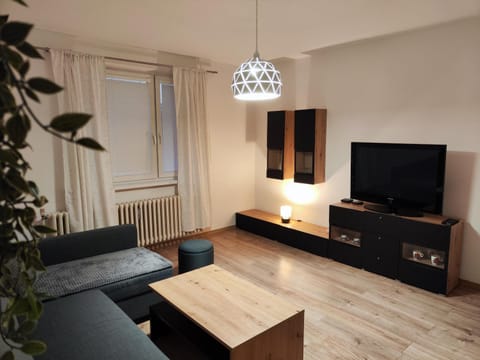 Communal lounge/ TV room, Living room, Seating area