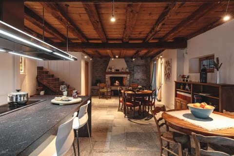 Restaurant/places to eat, Communal lounge/ TV room