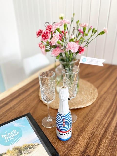 Decorative detail, Alcoholic drinks