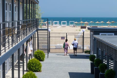 Day, Guests, Sea view