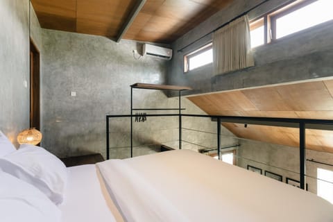 Bed, Bedroom, air conditioner