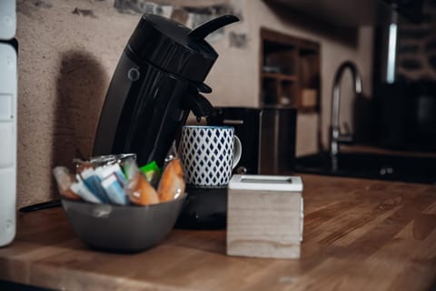 maison quartier médiéval au pied du château FOUGERES House in Fougères