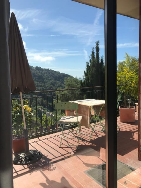 Patio, Spring, Day, Natural landscape, View (from property/room), Balcony/Terrace, Dining area, Mountain view
