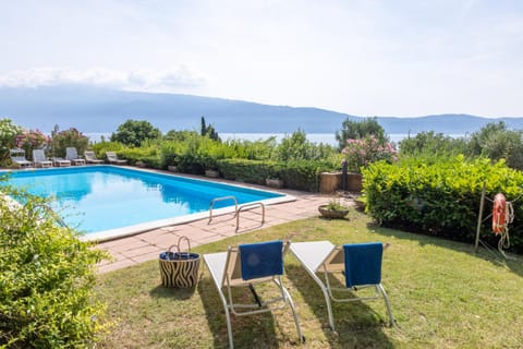 Garden, Lake view, Mountain view, Pool view, Swimming pool, sunbed