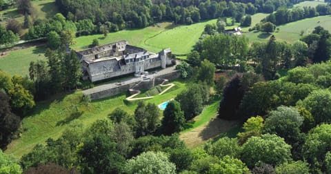 Property building, Nearby landmark, Day, Natural landscape, Bird's eye view, Landmark view