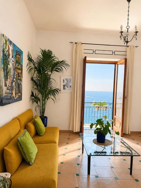 Living room, Sea view